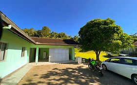 Casa Ampla Ha 8 Minutos Do Centro